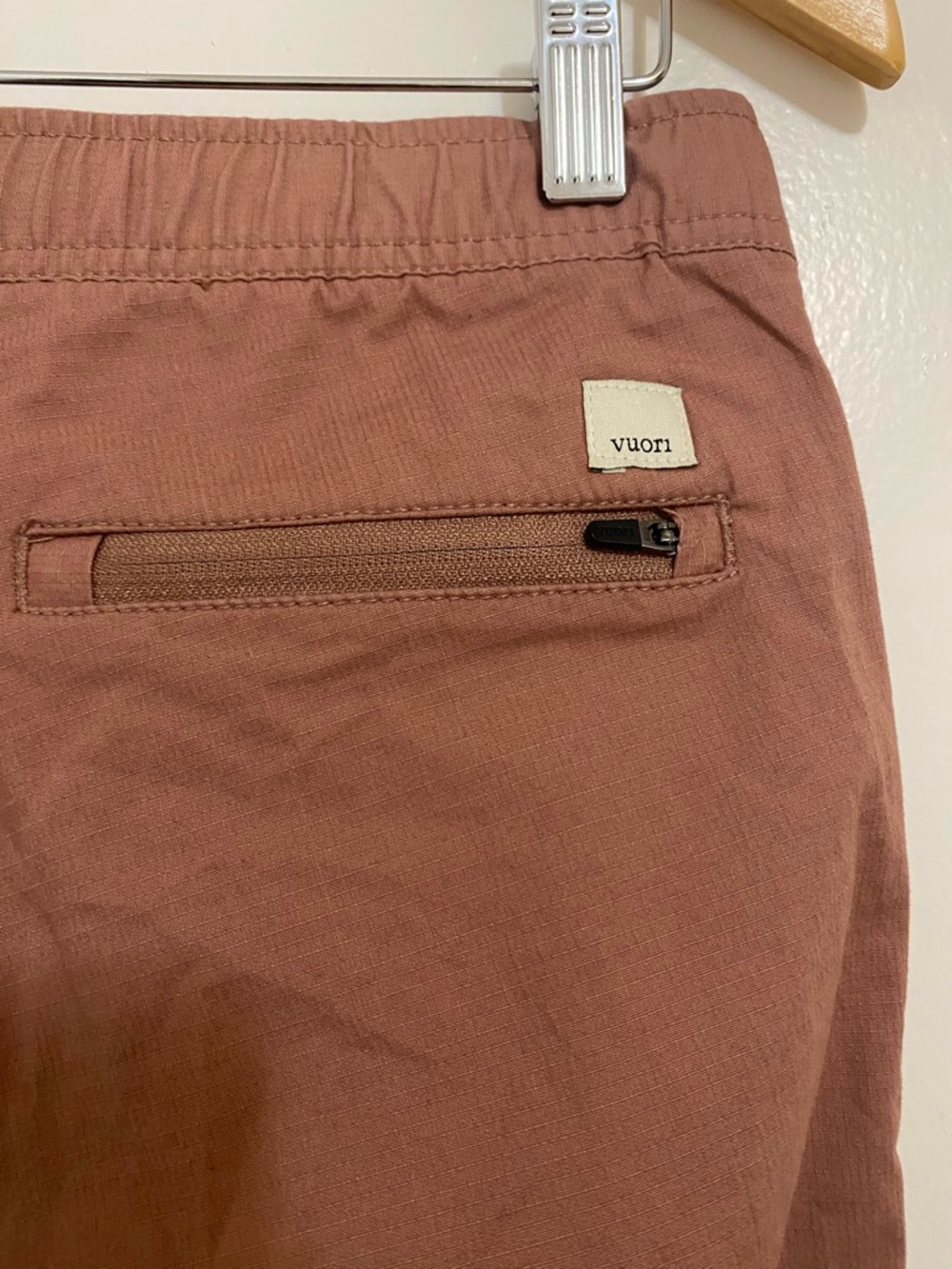 Vuori Women's Ripstop Pants in Mauve-Taupe - Picture 8 of 9